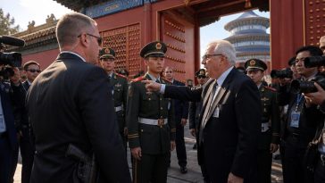 Chinese Guards Block Secret Service, President Trump Photo Op Delayed