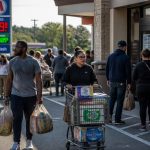 Americans Shrug Off Oil Shock as Spending Holds on Jobs and Tax Cuts