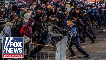 SEE IT: Anti-ICE rioters hurl rocks, try to breach barricades