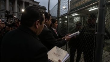 President Claudia Sheinbaum Sends Lawyers to Block ICE Deportations