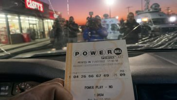 Quincy Hy‑Vee Sells $1.04B Powerball Ticket, Winner May Stay Private