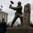 Putin Keeps WWII Statue Despite PM Sanae Takaichi's Protest