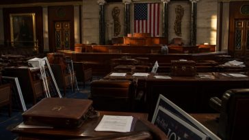 Mike Johnson Pulls House Home Early, Puts Lame‑Duck in Play