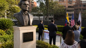 Freedom250 plaque with Trump name reopens Lincoln Plaza in Caracas