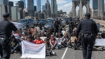 Brooklyn Bridge Blockade Backfires as Drivers Rage at Anti‑ICE Protest