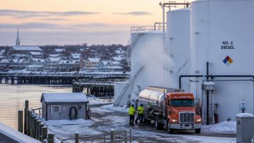 DOE's Chris Wright Taps 315K Barrels to Ease New England Heat